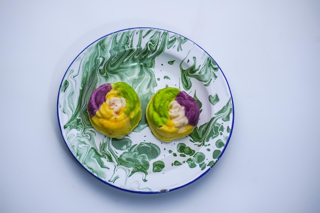 Półmisek z kolorowymi potrawami